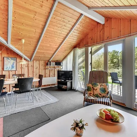 3 Bedroom Cozy In Tarm Hemmet
