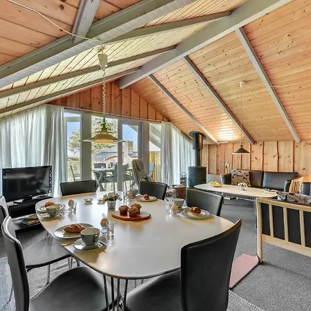 3 Bedroom Cozy In Tarm *